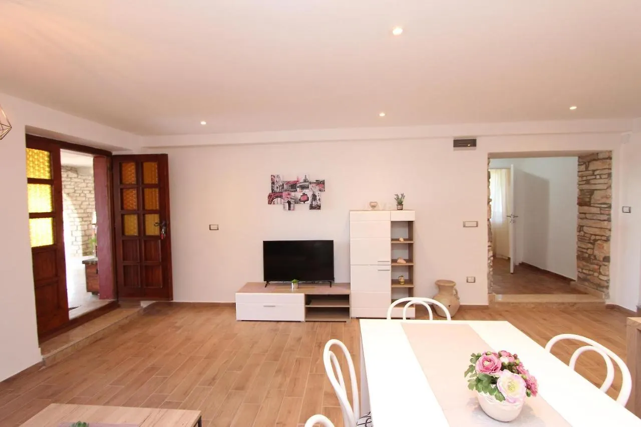 Apartments Ines Kanfanar