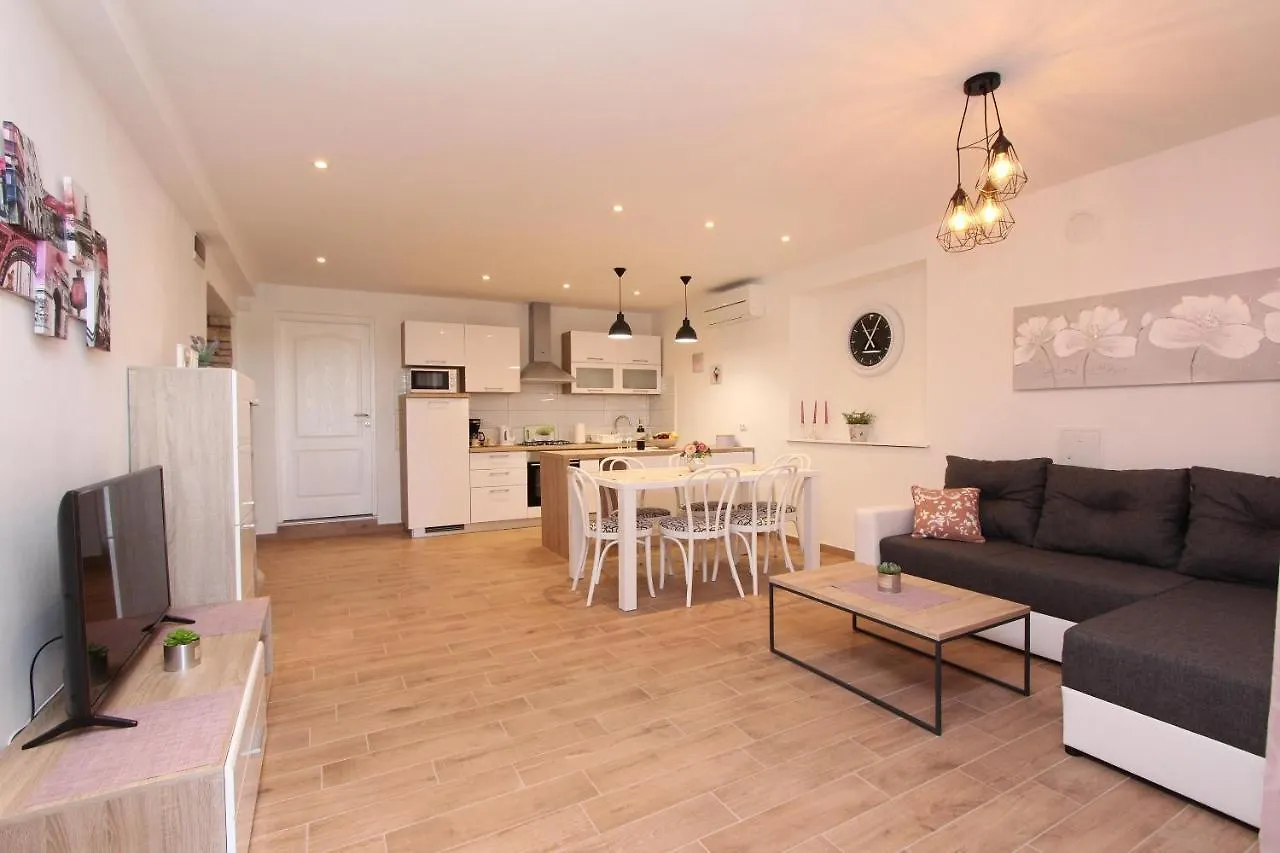 Apartments Ines Kanfanar
