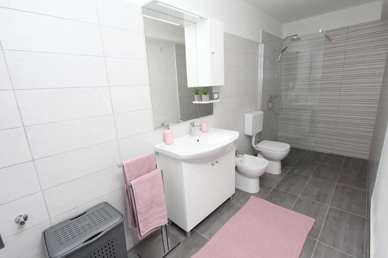 Apartments Ines Kanfanar 0*,