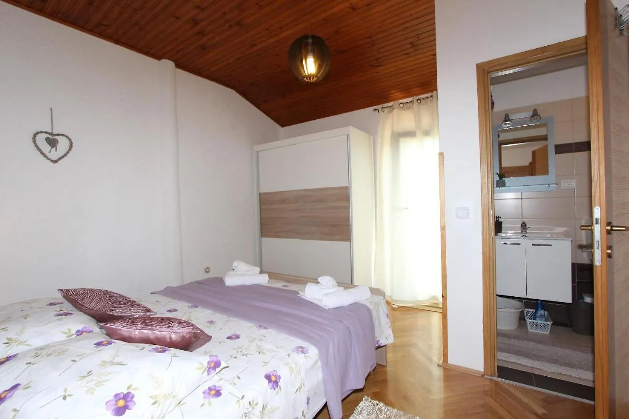 Apartments Ines Kanfanar 0*,  Croatia