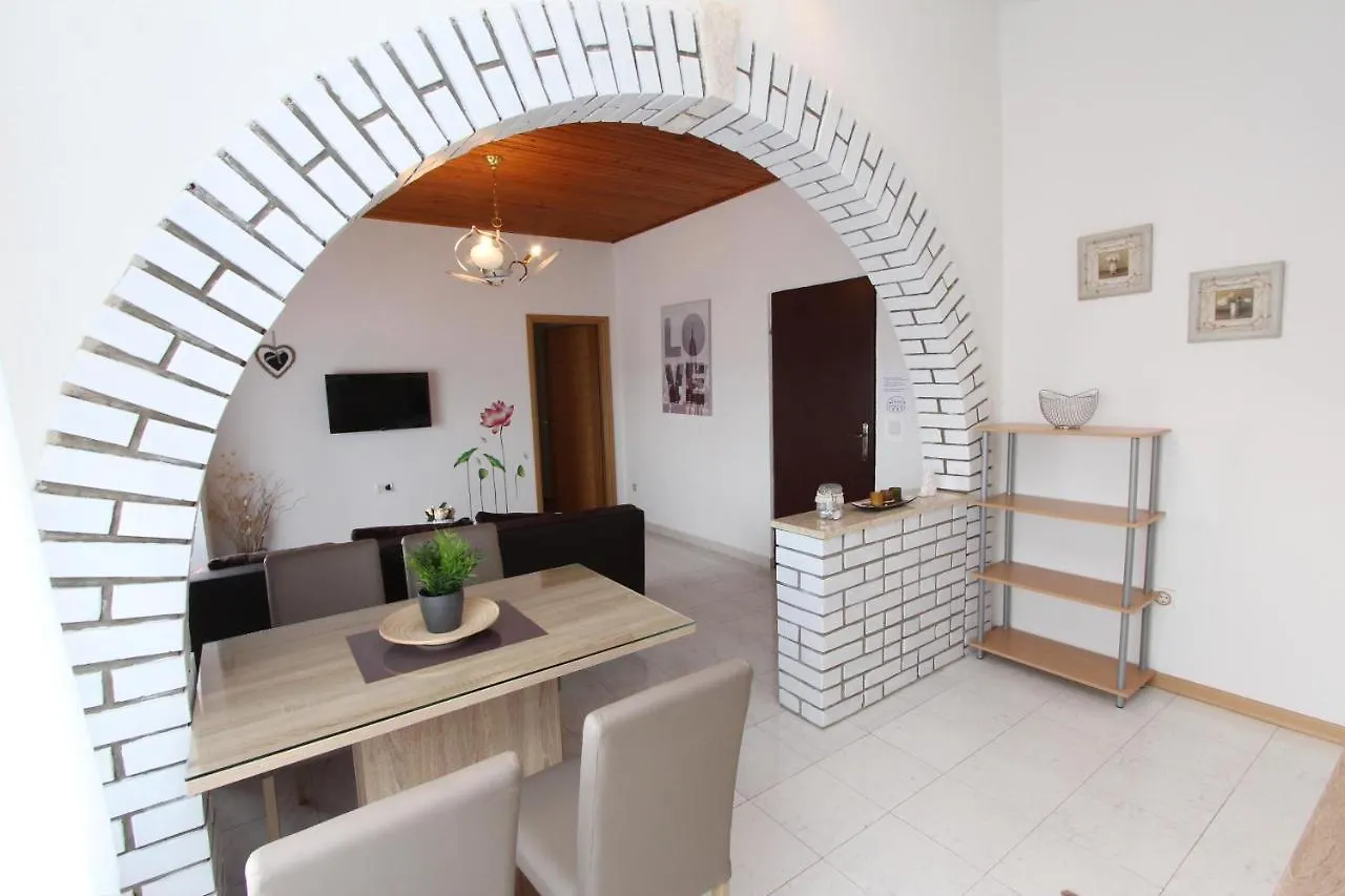 Apartments Ines Kanfanar 0*,