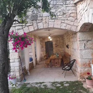 Eden House Kanfanar